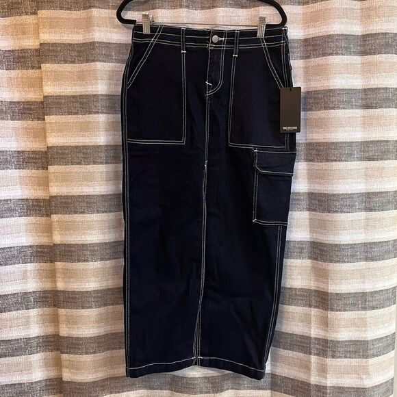 True Religion Darkwash Denim Cargo Maxi Skirt Size 26 - Picture 2 of 8
